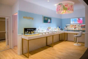 Nouveau Spa Luxueux Air France avec Sisley à Charles de Gaulle