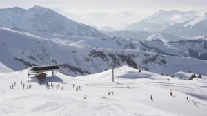 Le Plus Grand Domaine Skiable : Aventure et Évasion Hivernale