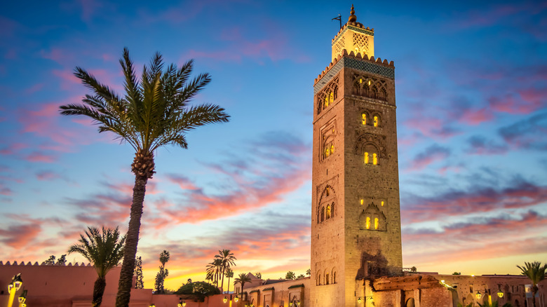 Minaret Koutoubia au coucher du soleil, Marrakech, Maroc