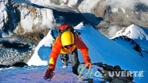 L'Everest et le danger mortel de la cascade de glace du Khumbu