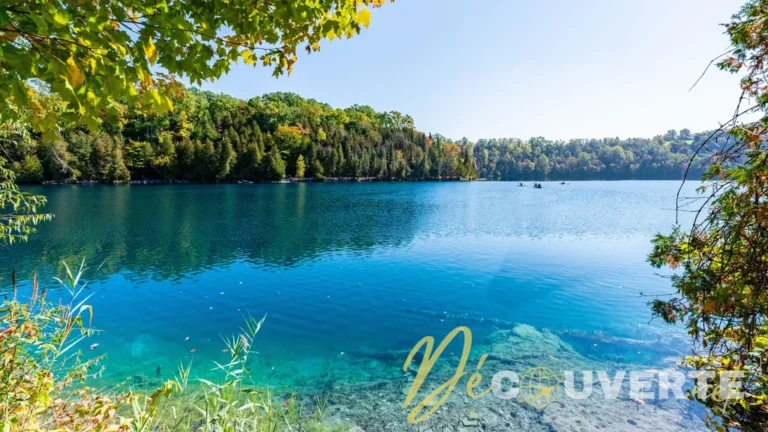 Green Lakes State Park : Des lacs turquoise aux airs de Caraïbes au cœur de l'État de New York