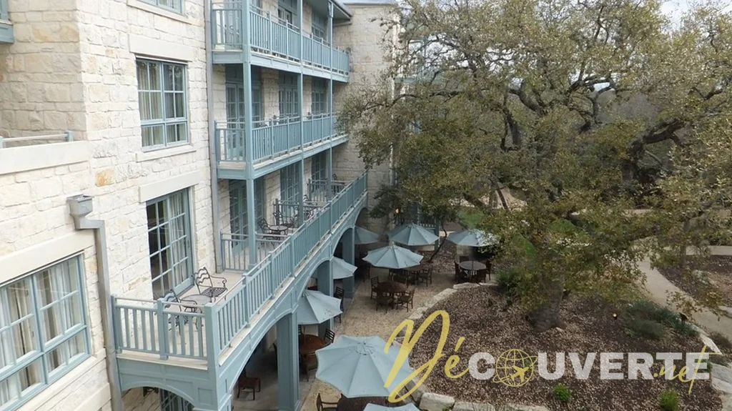 Le Hyatt Regency Hill Country au Texas inaugure un immense lagon cristallin