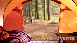Bien dormir en randonnée : pourquoi cet accessoire de voyage est indispensable
