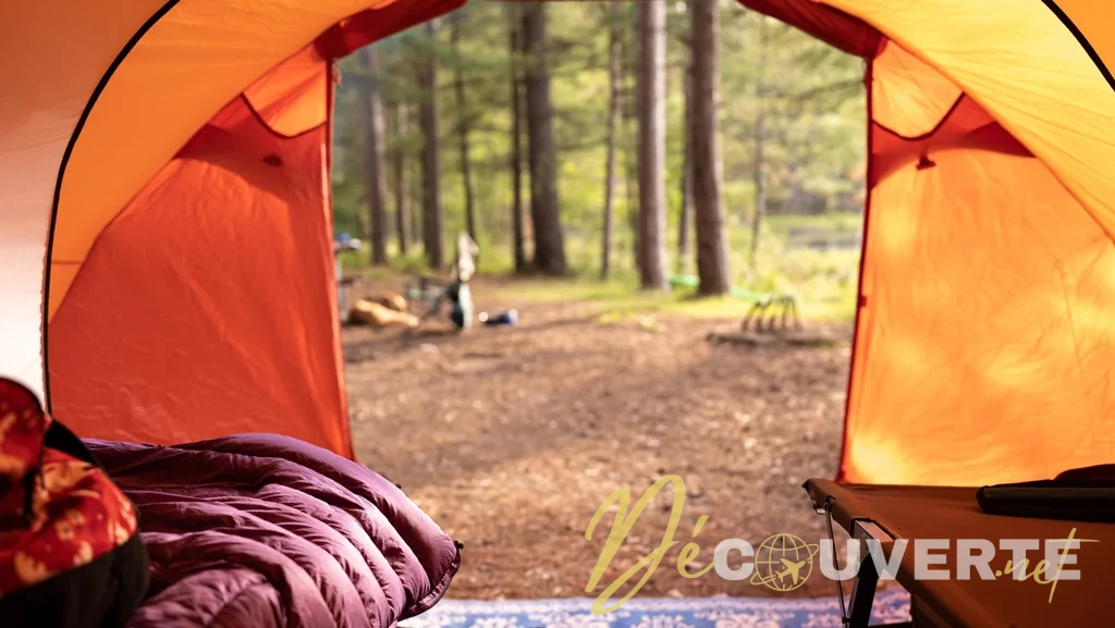 Bien dormir en randonnée : pourquoi cet accessoire de voyage est indispensable