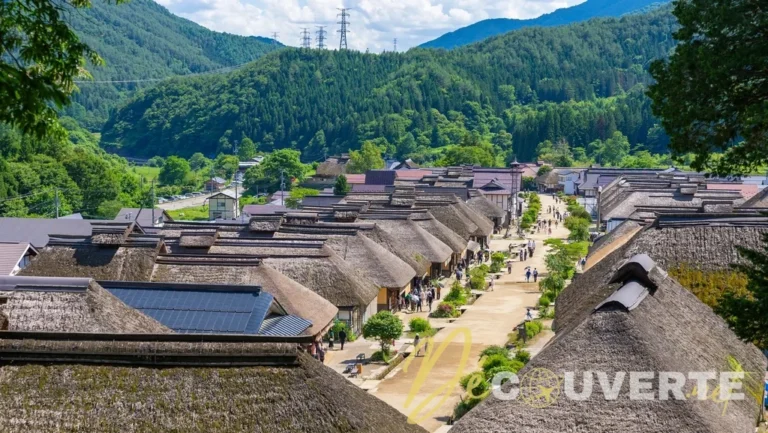 Ouchi-juku : voyage dans le temps au cœur d'un village historique du Japon