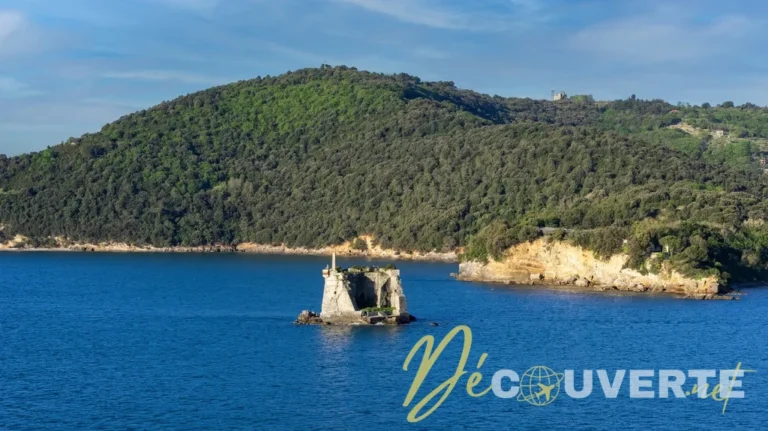 Italie : découvrez la tour Scola, le joyau caché du Golfe des Poètes