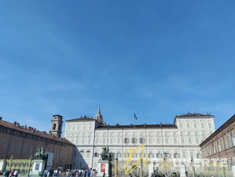 Palais Royal de Turin vu depuis la Piazza Castello